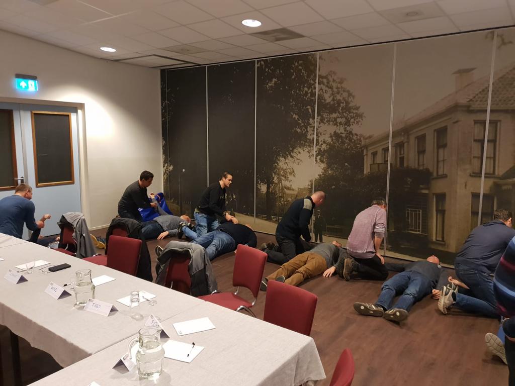 vdMeerbv's tweet photo. Bij Van der Meer werk je veilig! Vandaag hebben 16 collega's het BHV diploma behaald! https://t.co/NCldgADaw6