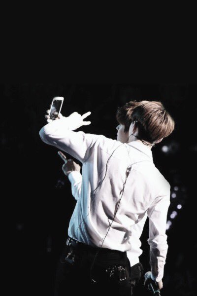 luhanscatman's tweet photo. "Anıları her zaman sakladım.
Gözlerimi açtığımda onları kaybetmekten korkuyorum."
Luhan - The Moment
#hunhan #7YearsWithHunHan https://t.co/CkjeBJYRGQ