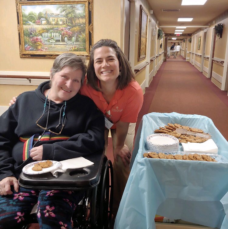 FranciscanHCC's tweet image. Enjoying some DELICIOUS oatmeal cookies from our Creative Cooks @FranciscanHCC! #CreativeCooking #OatmealGoodness #TrilogyLiving