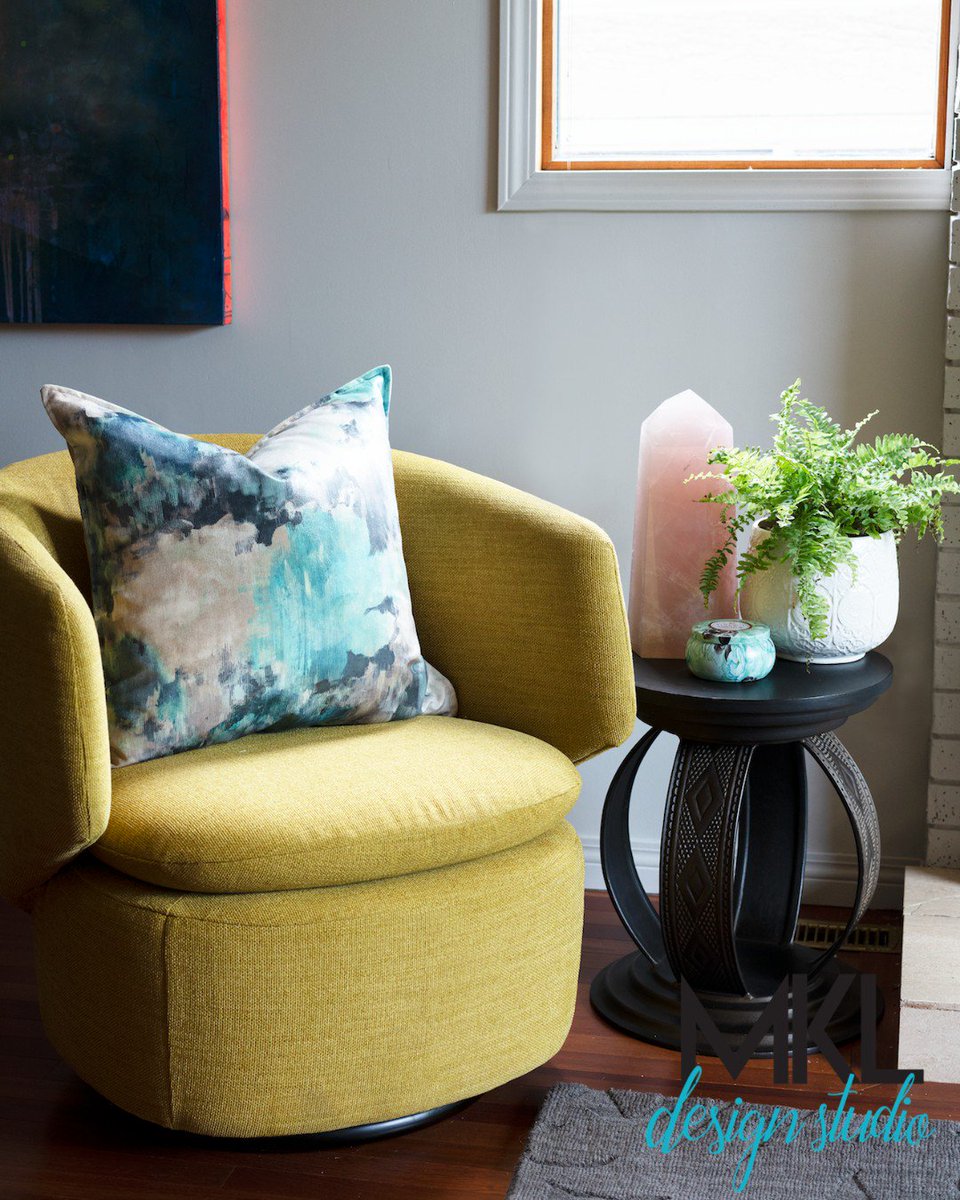 mkldesignstudio's tweet photo. Isn't this chair amazing? The bright yellow brings so much life the space and the accents of pink, blue & green keep it vibrant! Perfect way to add some spice to a space!
.
.
.
#mkldesignstudio
#piratehouse
#interiordesignyyc
#crescentheights
#calgaryhomes
#yycliving https://t.co/EUTioYHWZb
