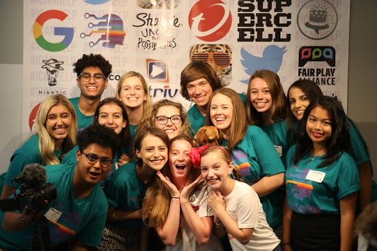 afterschoolapp's tweet photo. Over the past two years, we have been proud to support #Digital4Good. Nominate a student who is making an impact online and help us celebrate their work. #ICANHELP #AfterSchoolWillHelp 

Nominate Today: https://t.co/uL3wysv78e https://t.co/2Cz8FX3KPq