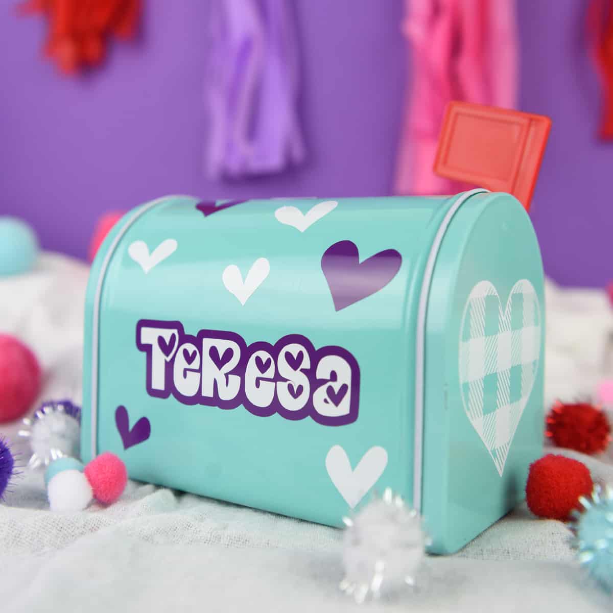 simplymadefun's tweet photo. Last year I found these individual mailboxes at the Target Dollar Spot and used vinyl and washi tape to decorate them! It's such a fun and easy Valentine's Day craft for the kids!

https://t.co/gSXvpmarBP https://t.co/dmOtIy1d2V