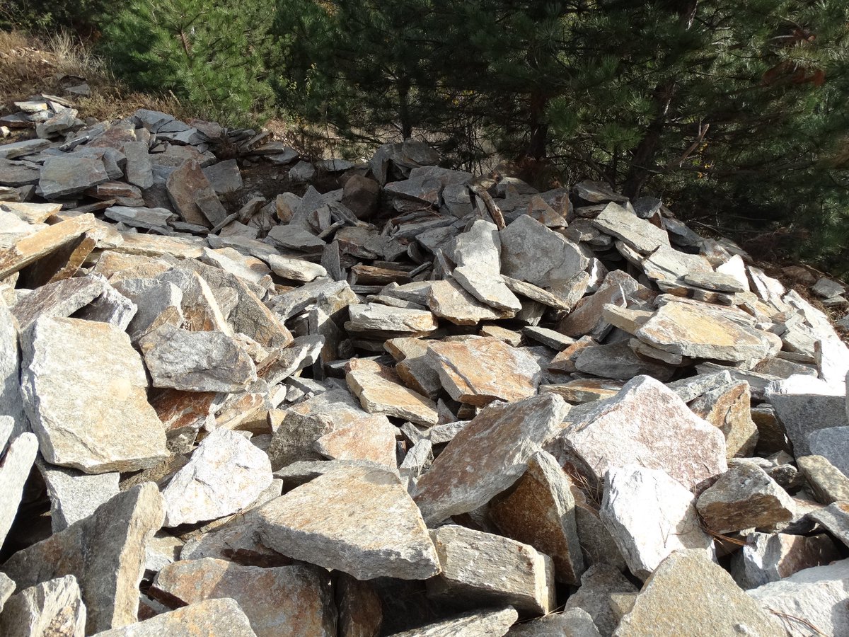 triviumceramics's tweet image. Het mag steeds ruwer &amp;amp; natuurlijker. Flagstones, keien, brokken, steeds vaker krijgen wij de vraag naar deze elementen. Door onze jarenlange expertise en wereldwijde netwerk hebben wij legio mogelijkheden. Rechtstreeks vanaf groeve tot op het project. #sourcing #natuursteen