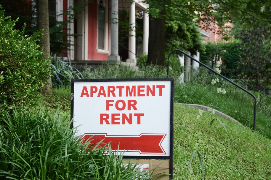 Alfa_Insurance's tweet photo. If your possessions are stolen during a break-in or damaged by a fire, renters insurance can help you recover what you lost without breaking the bank. Call your local Alfa agent to make sure you're covered. https://t.co/hYh4WeFeSd #RentersInsurance #CallAlfa https://t.co/iVg9k78SWE