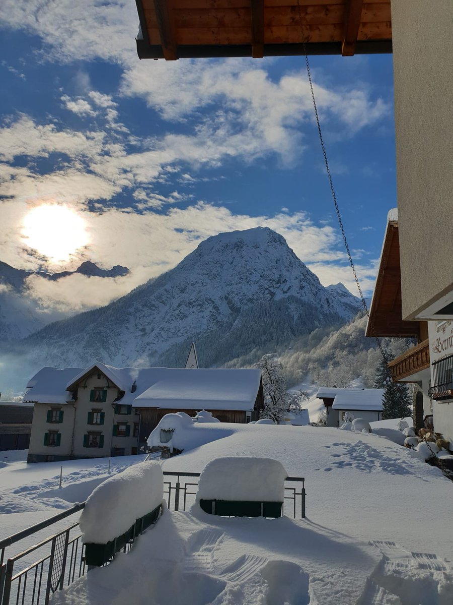 christinemaier4's tweet photo. There's more to come.❄️❄️ #snow #ExremeWeather #Snowmageddon https://t.co/FLG3amTmCM