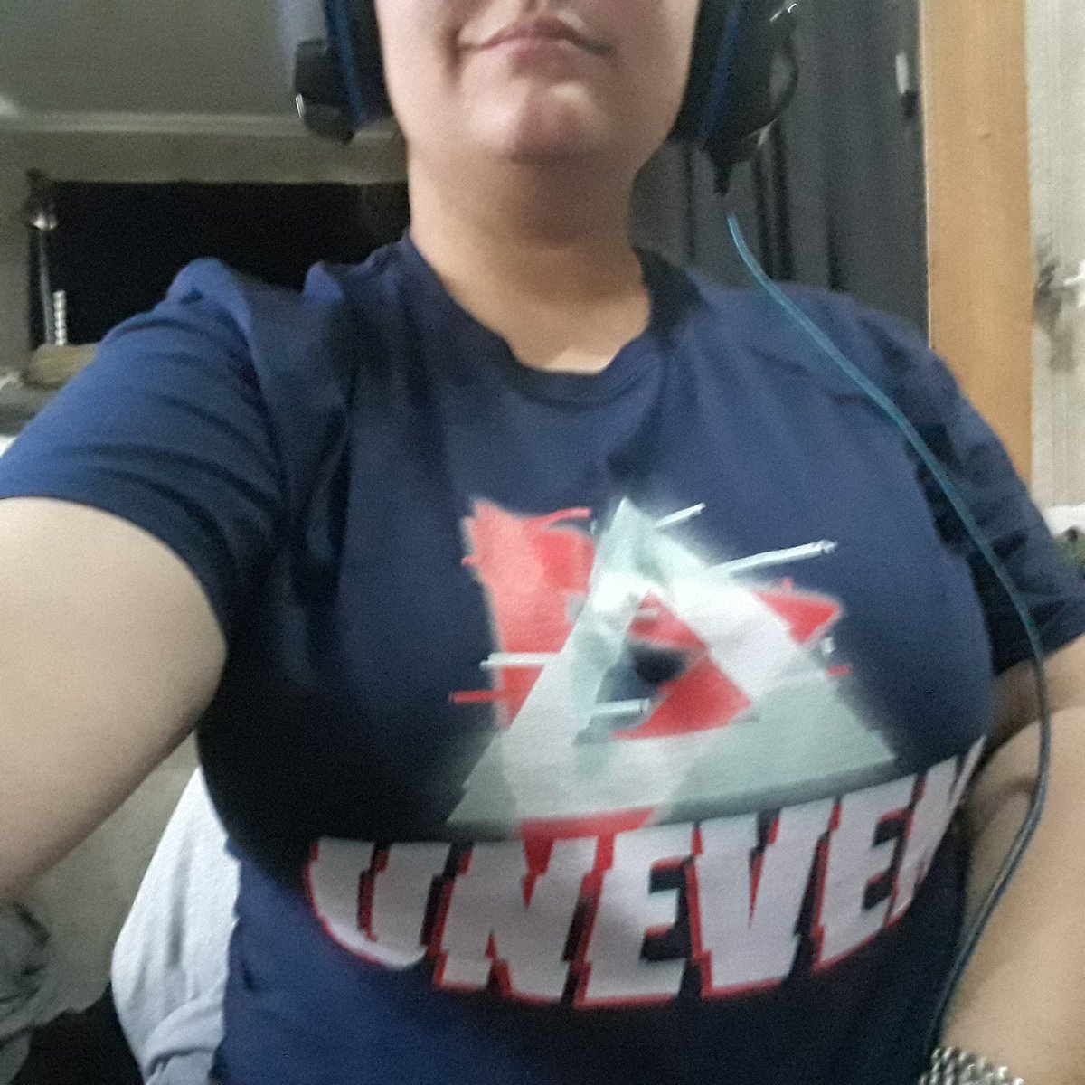 mini_mania421's tweet photo. Second time I show my face and it's to show off more dope ass merch πππ merch courtesy of @unevenpictures and @streamlabs
#teamuneven https://t.co/I3iiU8gZaJ