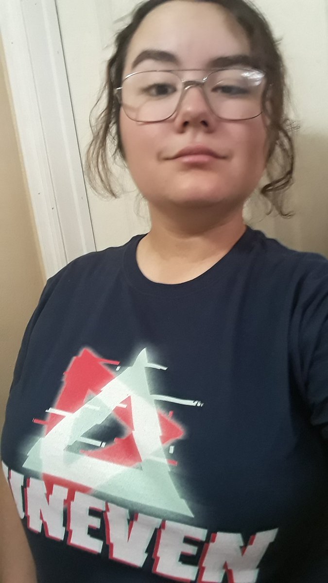 mini_mania421's tweet photo. Second time I show my face and it's to show off more dope ass merch πππ merch courtesy of @unevenpictures and @streamlabs
#teamuneven https://t.co/I3iiU8gZaJ