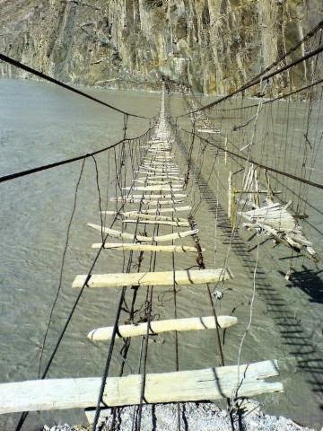 theonlinedept's tweet photo. Dodgy looking rope bridge. Would you give it a try? https://t.co/oksPtdnWky