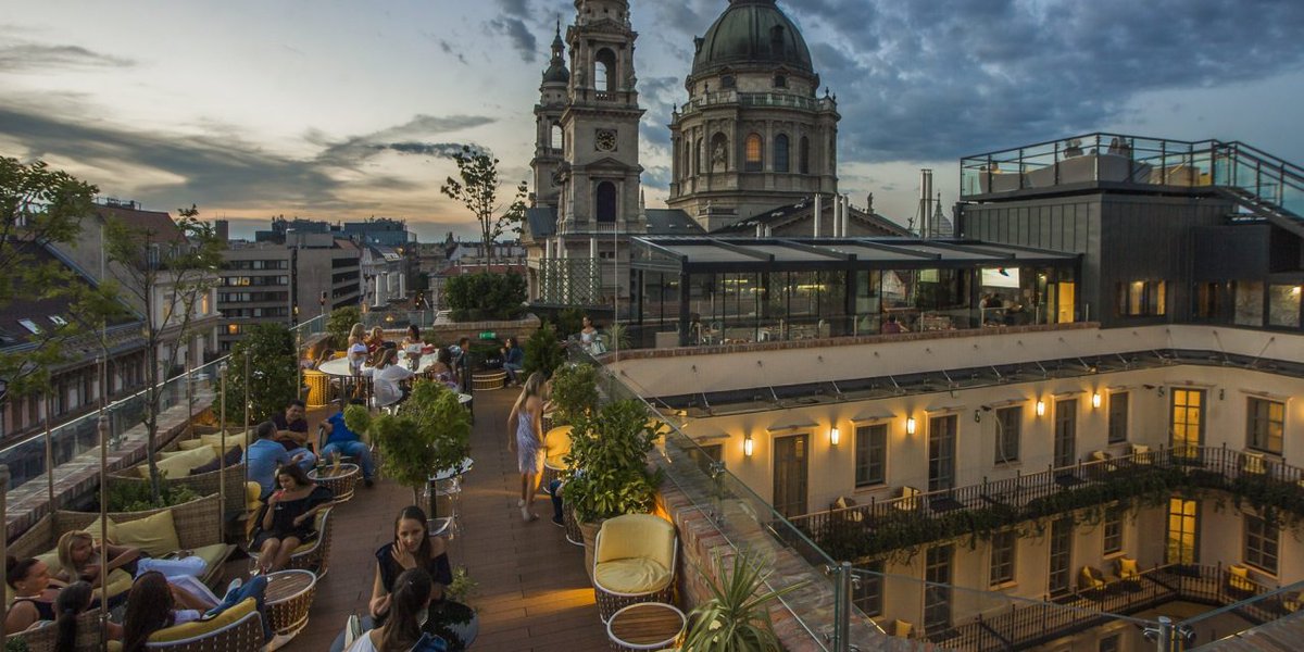 hbn_pr's tweet photo. Budapest’s best bars, ranging from ruin pubs to sky bars, according to CNN
Read more at:  https://t.co/tKhdEfcPag  

/ https://t.co/oIQq9xzQJ6