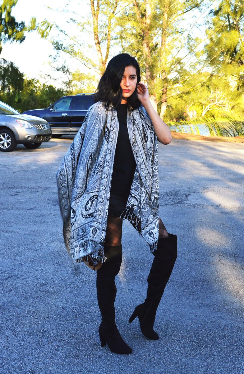 Jai_Collections's tweet photo. #winter is here, and so are our #shawls https://t.co/KQB5xMqFx1 #winterclothes #WinterClassic #winterfashion #streetwear #woolshawls #winter #FashionFriday #fashion https://t.co/uUCCKBGbSC
