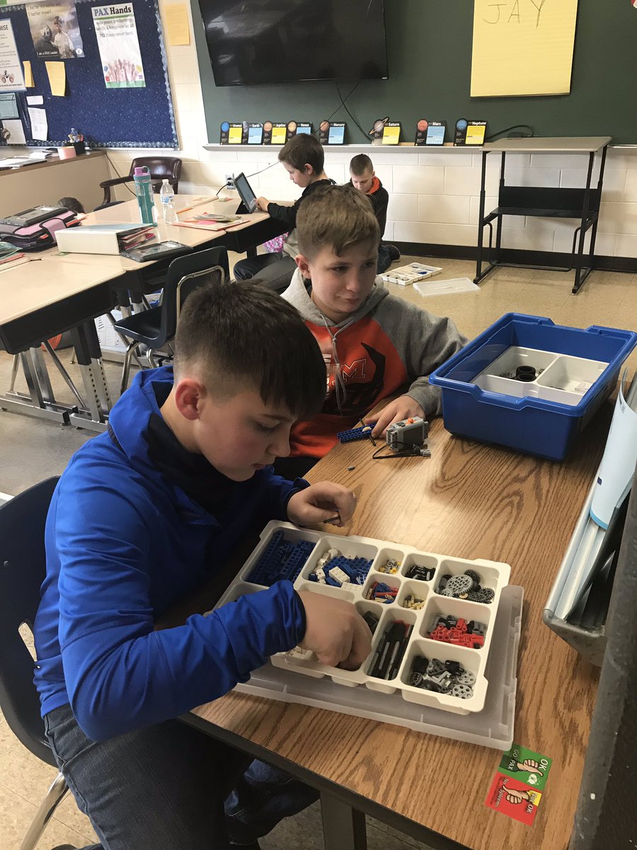 dfrancis08's tweet image. #BrookColts #GoColts @Rollinghills #BrookIntermediate #Friday Funday in Intervention