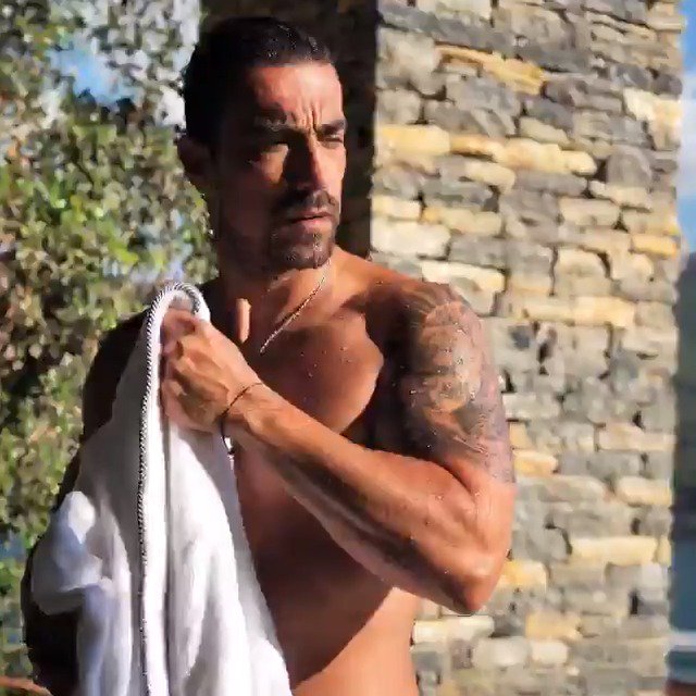 El hombre con el que el 75% de las mujeres turcas engañarían a sus maridos. ¿Pensarán lo mismo las argentinas?
.
.
.
Conocé al protagonista de #AmoresCruzados, la nueva novela turca que podés disfrutar por eltrece.