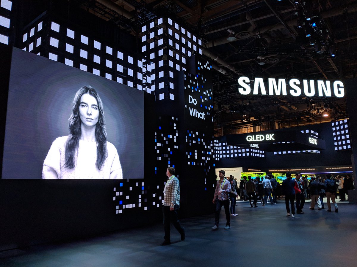 segaJENesis's tweet photo. CES is delivering some excellent visuals! #samsung #samsungcity #samsungces2019 https://t.co/hb5vh5Pl1K