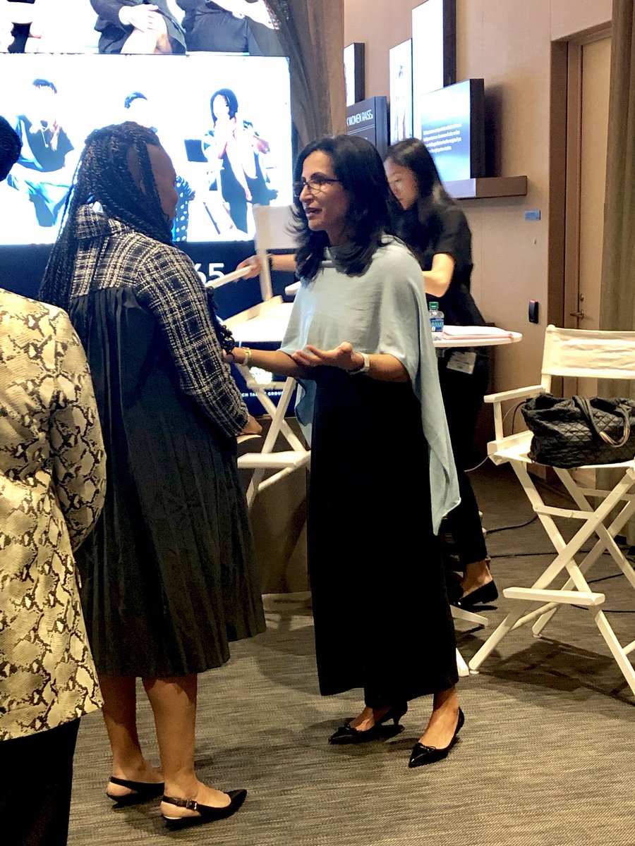 thewiesuite's tweet image. @MoriTaheripour entrepreneur and professor @Wharton speaking at #BlackWomenRaise masterclass on  Becoming A Master Negotiator was so on poignant. “Don’t be afraid of who you are be afraid of not bringing yourself to the table!” #womenhelpingwomen #wienetwork #WomensEmpowerment