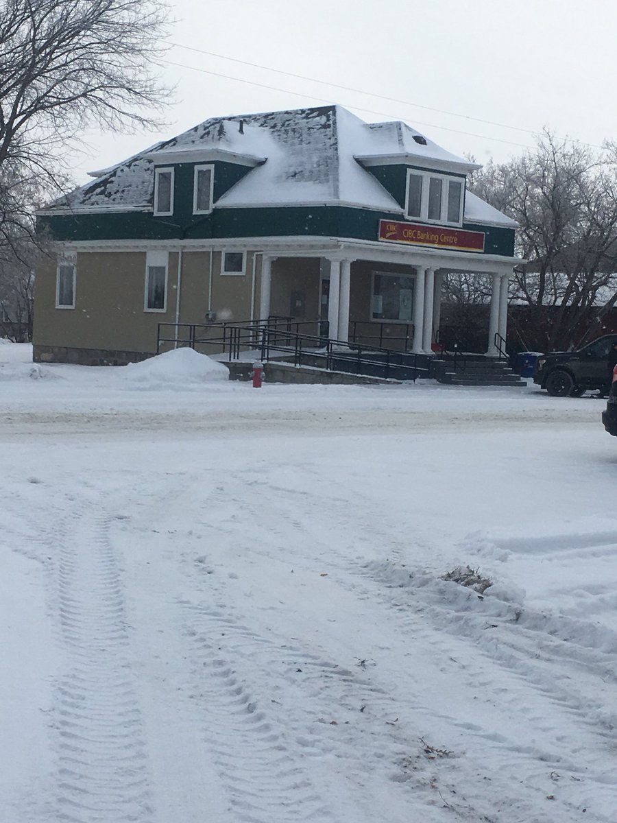 405farmer's tweet image. The @cibc bank in our town is closing soon. Built in 1905 from a prefab type package shipped on the train. The number of transactions, the amount of money in and out over the years, the families that lived in quarters upstairs, the secrets the safety deposit boxes held...