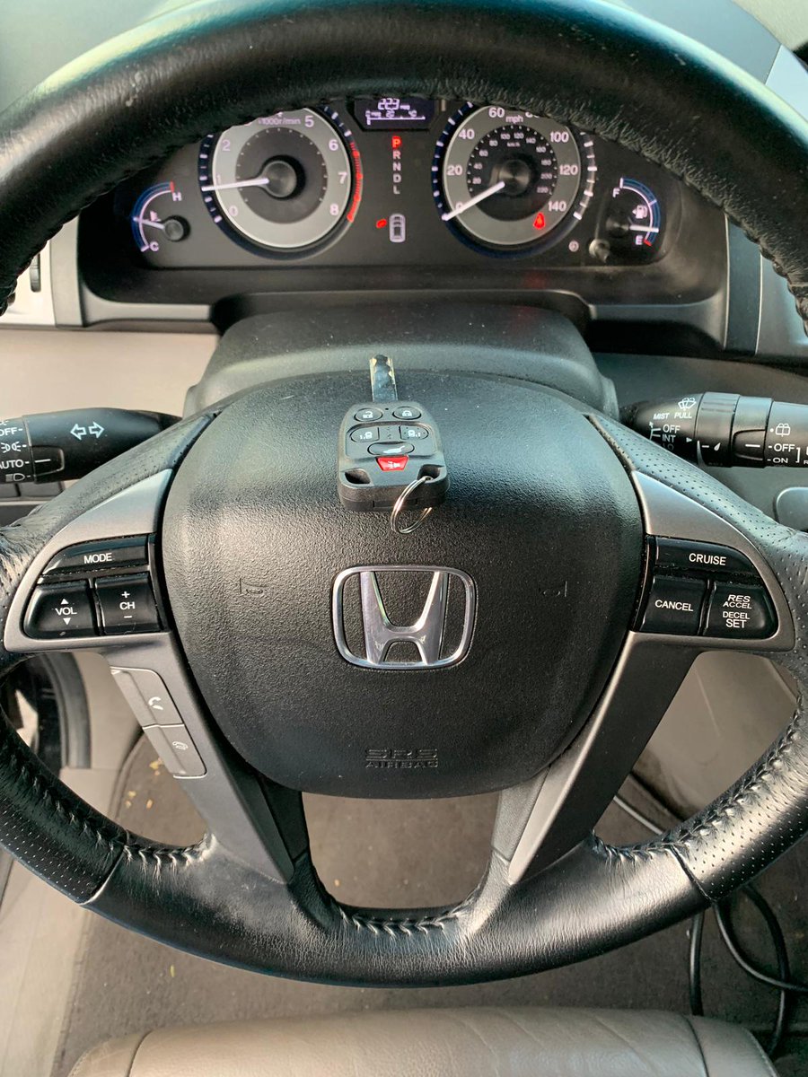 TempeLockShop's tweet photo. 2012 Honda Odyssey
Remote head key duplicate
Original manufacturer
#Laserkeycut #locksmith
#KeylessRemote #tempe #arizona
#HondaOEM #carkeys
#honda #hondaodyssey https://t.co/WAsDBfDN5K