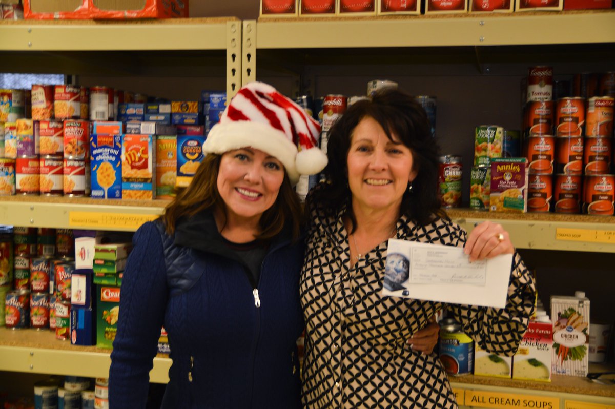 samaritanmich's tweet photo. Thanks to @RuthHeidebreich  for making a $20,000 personal #donation to Samaritan House over #Christmas2018! This will make 2019 so much brighter for #hungry #families in Northwestern Macomb County! #gratitude #endhunger #samaritanhearts https://t.co/qxqgGKVQrV