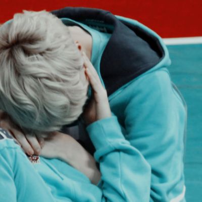 luhanscatman's tweet photo. "Böylece uyu kollarımda, hiç uyanma
Yeniden sabah olacak"
#hunhan #7YearsWithHunHan https://t.co/FzfwjPQB1q