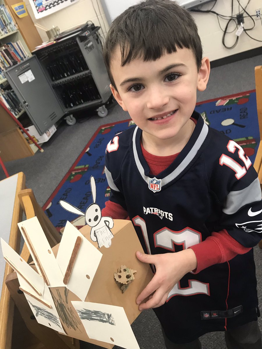 hkelleytech's tweet image. First grade #makerspace challenge - NOT A BOX #littleschoollearns @MrsPelwell @littleschoolart