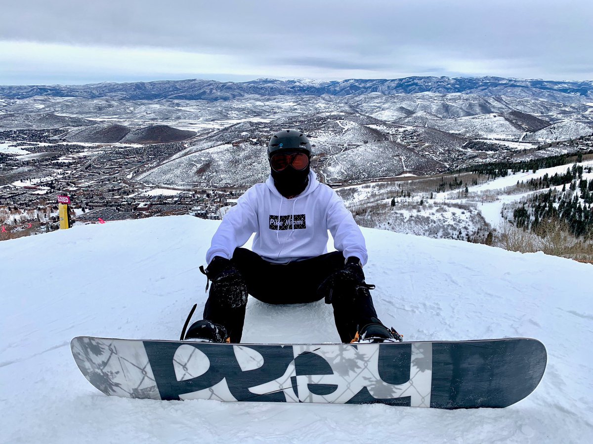 UMiamiPikes's tweet photo. Brother Marc Levine repping PIKE on the slopes! Can’t wait to see the boys soon! https://t.co/Kx8WZrJ4Up