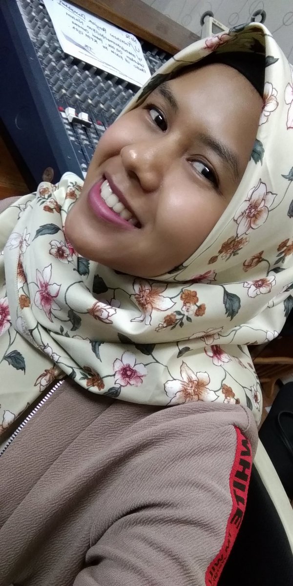 rfm94mojokerto's tweet photo. #MOJOPAHIT #MojokertoPagiHitz ditemenin suara nyaring nya #UliNanda biar pagi kamu makin berwarna hahah, langsung aja ikutan request lagu #IndoManca ❤ 
Streaming : Youtube > rfm94 mojokerto https://t.co/1t0BGGT8he
