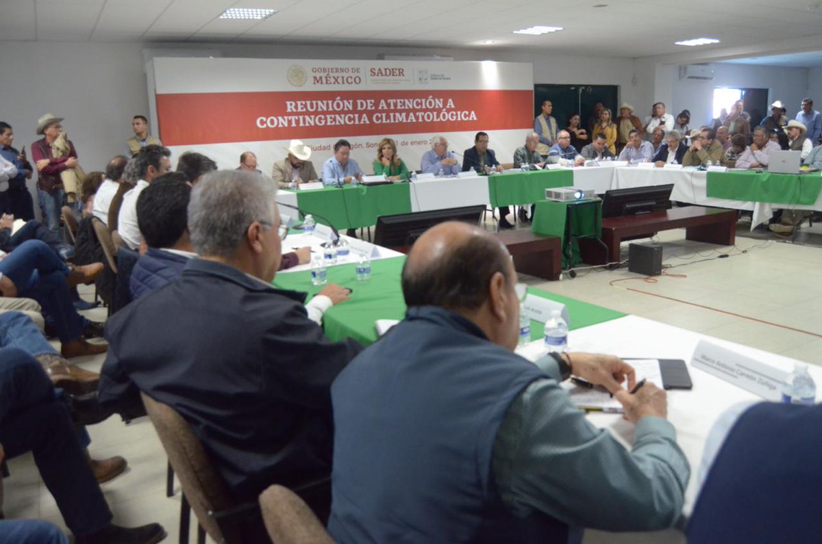vmva1950's tweet photo. Trabajamos cerca de los productores, y a pie de surco, para transformar la calidad de la atención en nuestro sector. En #Sonora, junto a la gobernadora @ClaudiaPavlovic, evaluamos afectaciones por heladas y pusimos en marcha mecanismos de apoyo #HagámosloJuntos #GobiernoDeMéxico https://t.co/rbpE3Ca4gH
