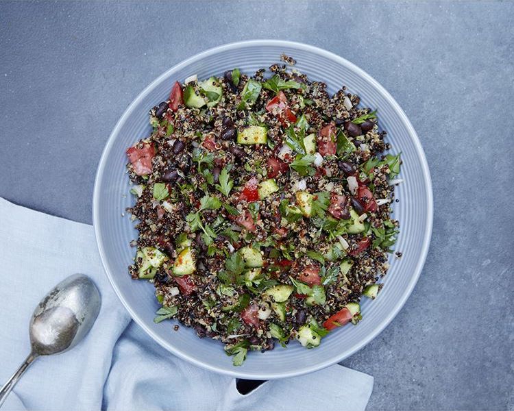 ziggymarley's tweet photo. The best meals bring families 2gethr around the kitchen. So for this week's #FridayFeast, here's our family's quinoa salad recipe that every1 can help make. #familytime #madewithsamsung
Find more delicious recipes from our #ZiggyMarley & Family Cookbook: https://t.co/3FldUsGfE5 https://t.co/DhEjZnXPwv