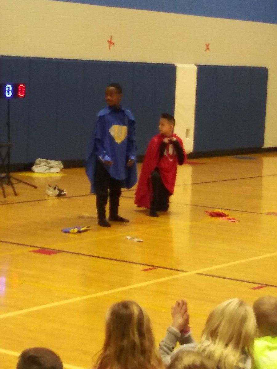 GitlerJack's tweet image. Great day at #bcbrownrocks We started with an amazing Best Bulldog Behavior assembly and finished with a visit with the Byron Center Varsity Hockey Team!