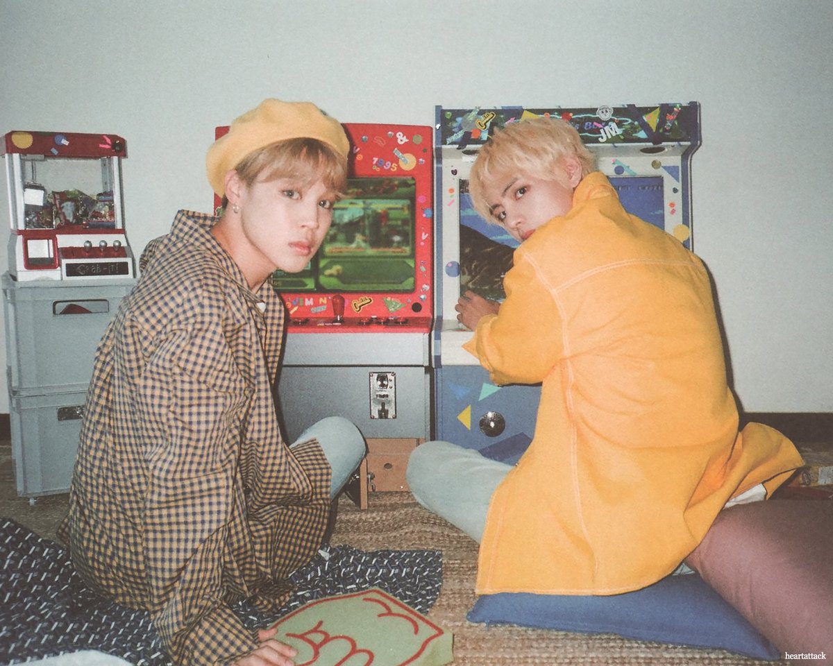 BTS_TXT_pics's tweet image. season's greetings 2019
〰️
🐯✨

cr: bts_txt_pics
#방탄소년단 #태형 #지민 #BTS #taehyung #jimin @BTS_twt