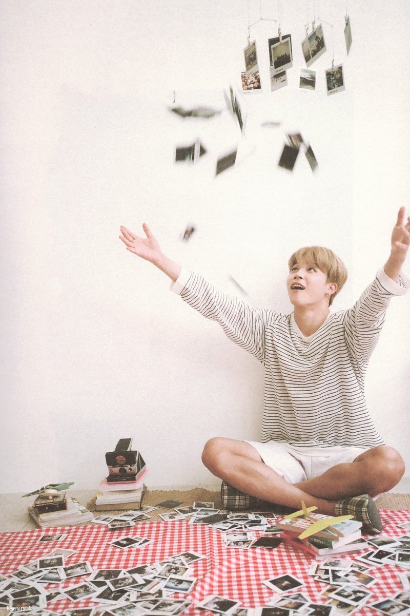 BTS_TXT_pics's tweet image. season's greetings 2019
〰️
🐯✨

cr: bts_txt_pics
#방탄소년단 #태형 #지민 #BTS #taehyung #jimin @BTS_twt
