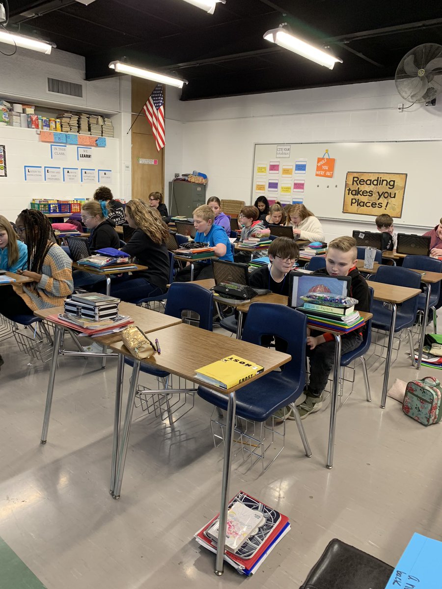 Peer editing our 11 minute essays! #WCConnects <a href="/AngelaFaulhaber/">WordNerd</a>