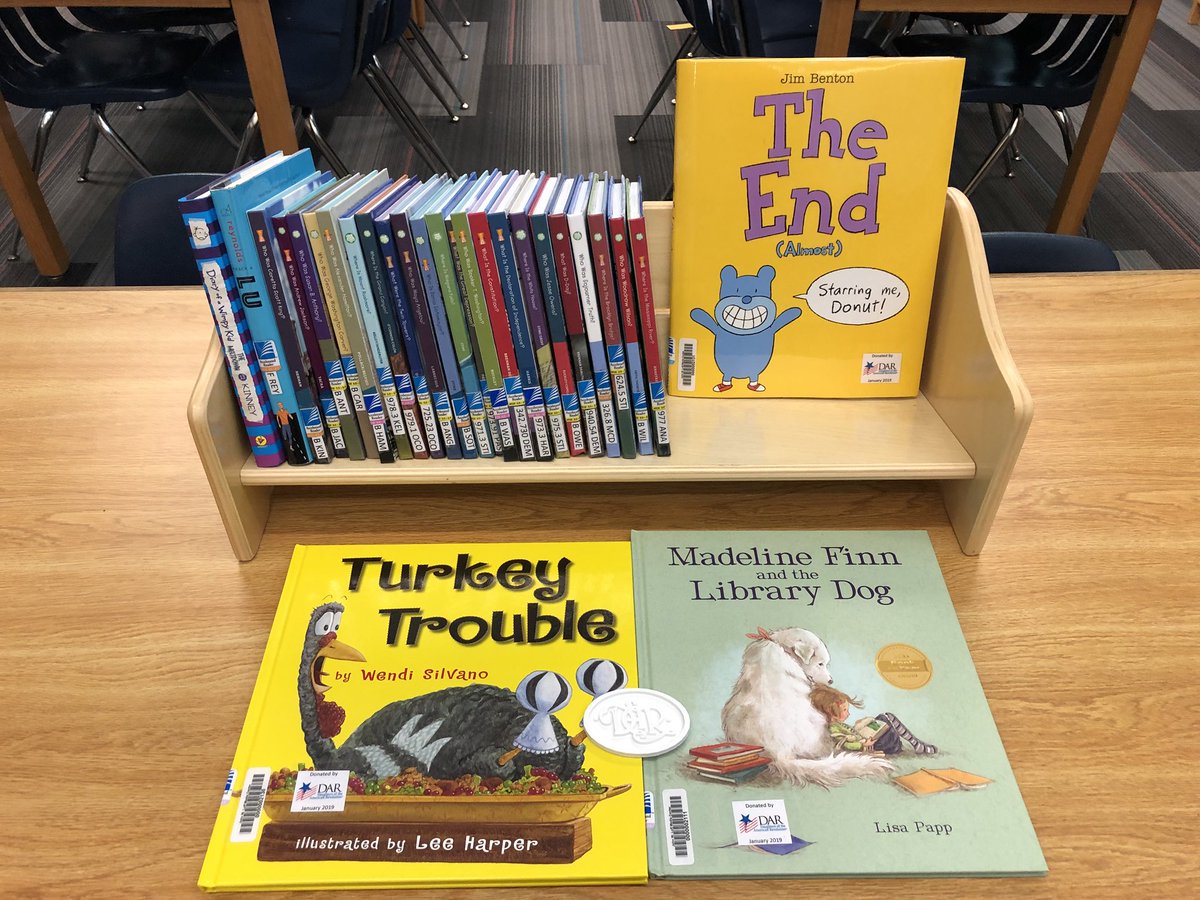 LuffLMC's tweet photo. The Luff LMC received a generous donation of books from the Daughters of the American Revolution today.  Lots of new nonfiction geared toward our 4th/5th graders, and a few others we needed.  We said thank you with a 3D printed DAR Logo! @lufflions #LuffPride #ISDStrong https://t.co/Knz3il07b4