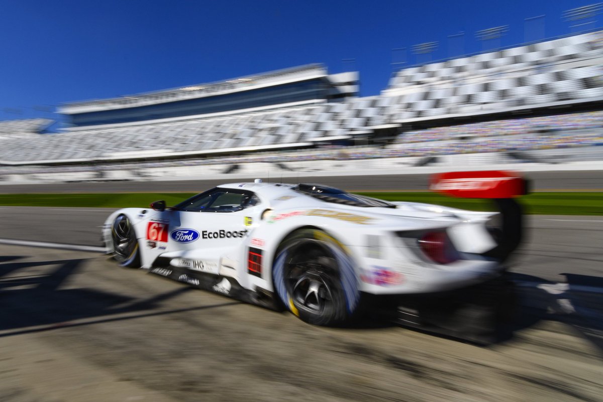InThePitsNews's tweet photo. #Roar24: @CGRsportscar leads Saturday evening session from @DISupdates.

Results: https://t.co/Nn235JFtYl

#IMSA | #IMSA50 | #Rolex24 https://t.co/cih0GJGGd8