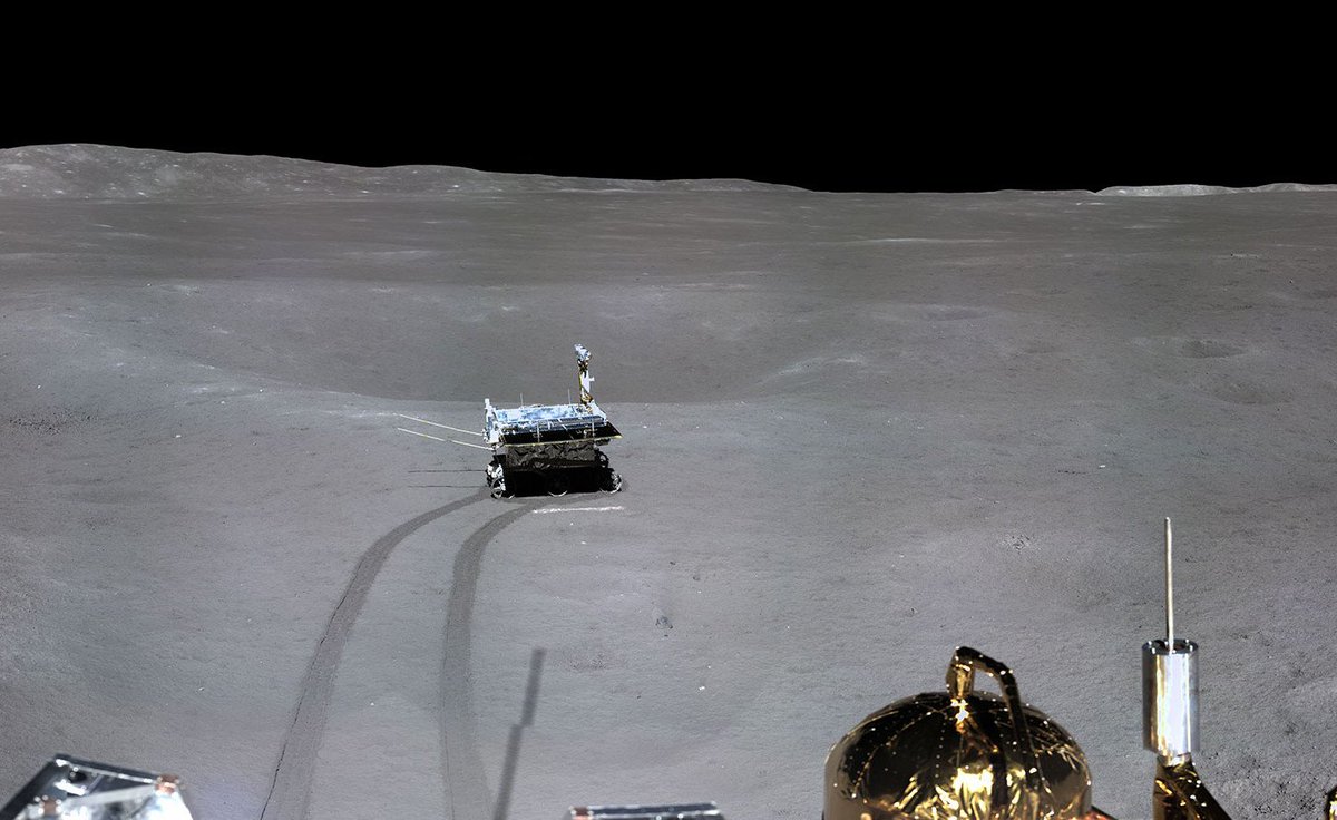 WillemBod's tweet photo. '@Gizmodo: See the first panorama of the far side of the Moon, captured by China’s Chang’e 4 lander https://t.co/DFsj2t13H8 #ChangeE4 #Yutu2 #moon https://t.co/YAChXQiAXn