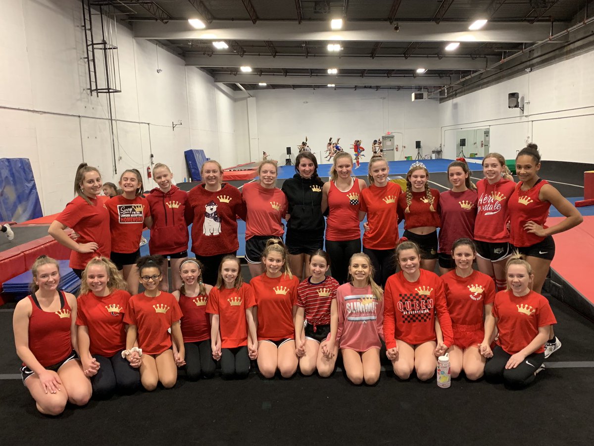 ciapiranhas's tweet photo. the princesses are bringing it this weekend‼️‼️❤️👑🐟 #beastoftheeast https://t.co/bVT4DA9ov0