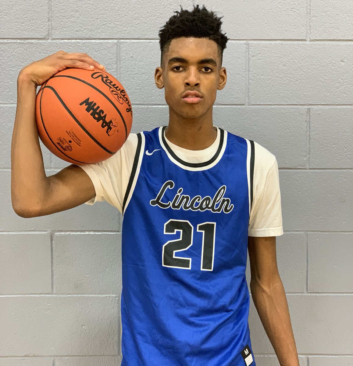 Aaron Edwards 🏀✊🗿 tweet media