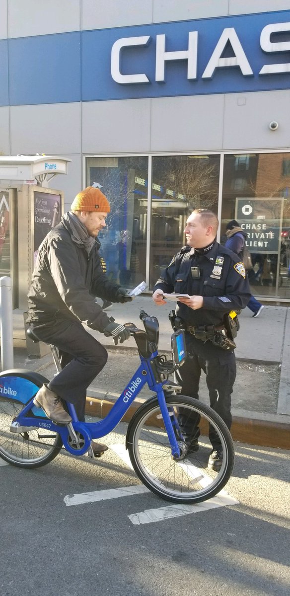 NYPD13Pct's tweet photo. Slow it down on your brisk commute, look both ways walking home in your boots! #educatingthecommunity
#slowdown #VisionZero #usethecrosswalk #sectorA #traffic https://t.co/vEeVvvCnrF