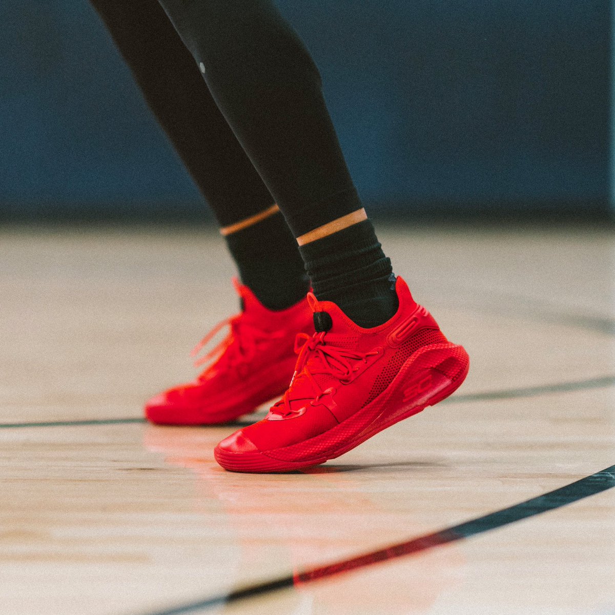 curry 6 red on feet