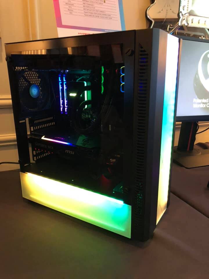 Enermax_MX's tweet photo. Enermax presenta una serie de gabinetes mid tower
Todos ellos pueden soportar radiadores de 360/280/240 mm, ¡HASTA 5 VENTILADORES!, con panel lateral desmontable.
#CES2019 #CES https://t.co/fGv2SNGgTm