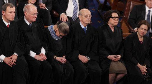 Does Ruth Bader Ginsburg have pneumonia and is she fighting for her life?