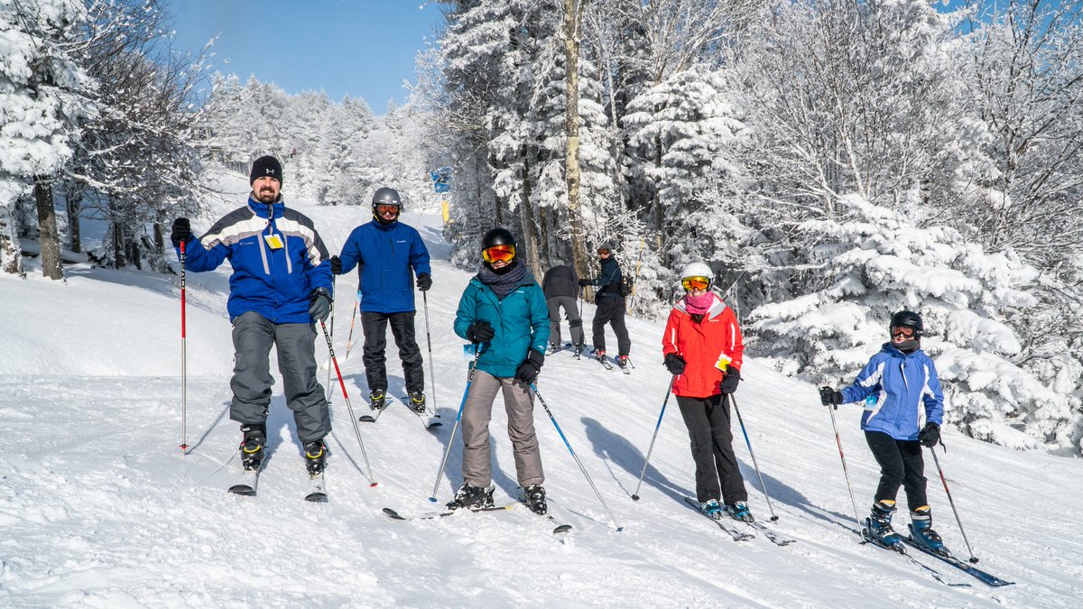 snowshoemtn's tweet image. It was a gorgeous, bluebird day here in #almostheaven! We've received over a foot of snow in the last few days, and there's more on the way this weekend. Got your trip planned yet? 
#snowshoemtn #wvsnow #skitheeast