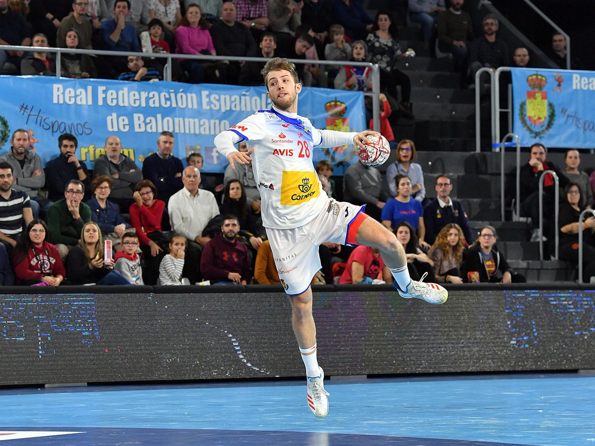 Un jugador español, ante Bahréin.