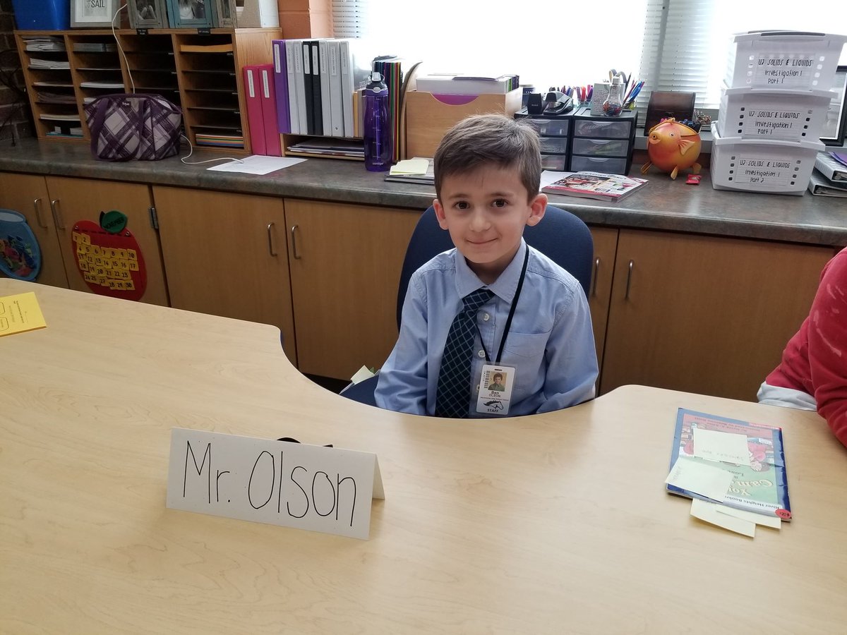 2ndSandberg's tweet photo. Thank you Mr. Olson for being our guest teacher! It's so fun to see students coming out of their shell and taking on something new! #gotRHpride https://t.co/mZ6jufUvP8