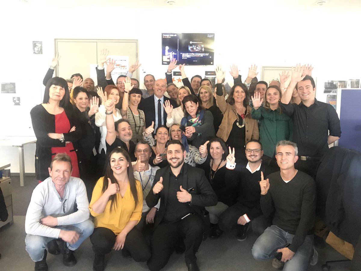 clere_nathalie's tweet photo. Belle journée à #toulon avec @srichard et les salariés @OrangePACA du var ! #échanges #proximité ! https://t.co/TJK5jCxpmJ