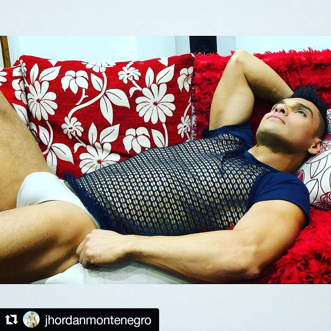 hunkycollection's tweet photo. CAMISETA MALLA AZUL DUBLÍN #shirts #shirtlessguys #blue #partyoutfit #malefashion #guystyle #mensoutfit #fashionista #rumbas #rumberos #colombiamoda #fit #fitguys #hombresguapos #modamasculinas #accesoriosmasculino #homensmodernos #modacolombia #hechoencolombia #milenials #gymguy https://t.co/rtOMm5R3jS