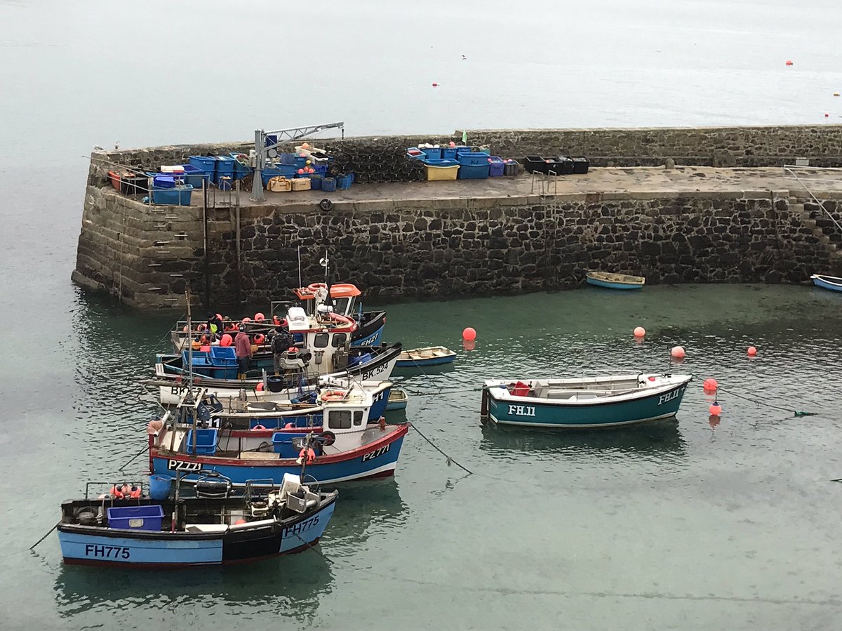 albutterill's tweet photo. A day off spent locally #cannotbeatit #Coverack #Porthleven #Cornwall #luckytolivehere https://t.co/lKSR59uhM5