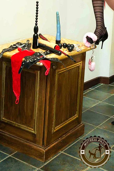MistressJolly's tweet photo. Some toys
#Mistress #MistressItaly #MistressSicily #MistressCatania #Bdsm #MistressJolly #Dominatrix https://t.co/suy0llylt9