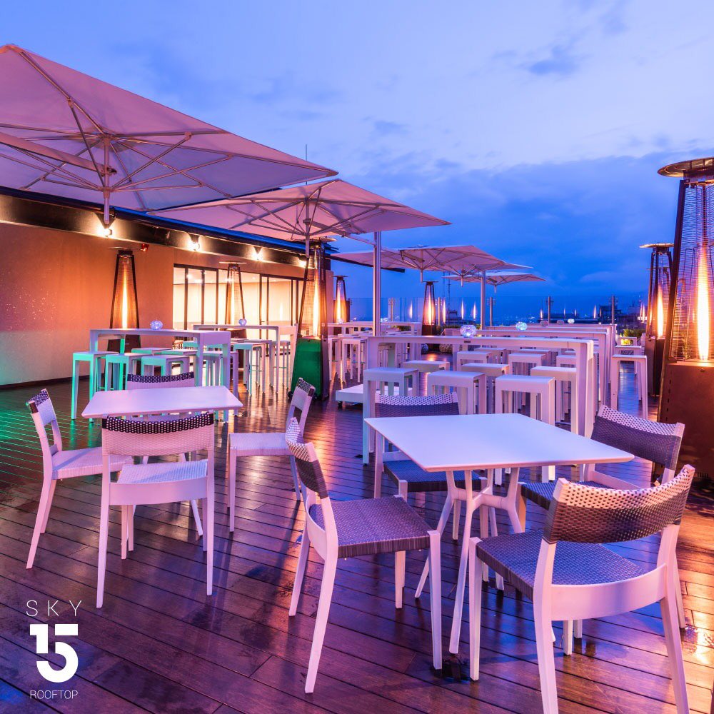 HiltonBogota's tweet photo. Tenemos una gran variedad de espacios para ti. Pronto podrás visitar nuevamente @LaVentanaBogota @Sky15Rooftop y @LevelsBar . ¡Te esperamos!
Reservas: bogota.events@hilton.com I +57 1 6006030
#HiltonBogota #Destinos #Bogota #Colombia #Hospedaje #Hilton #Comodidad #LevelsBar https://t.co/ytEeSrRxhX