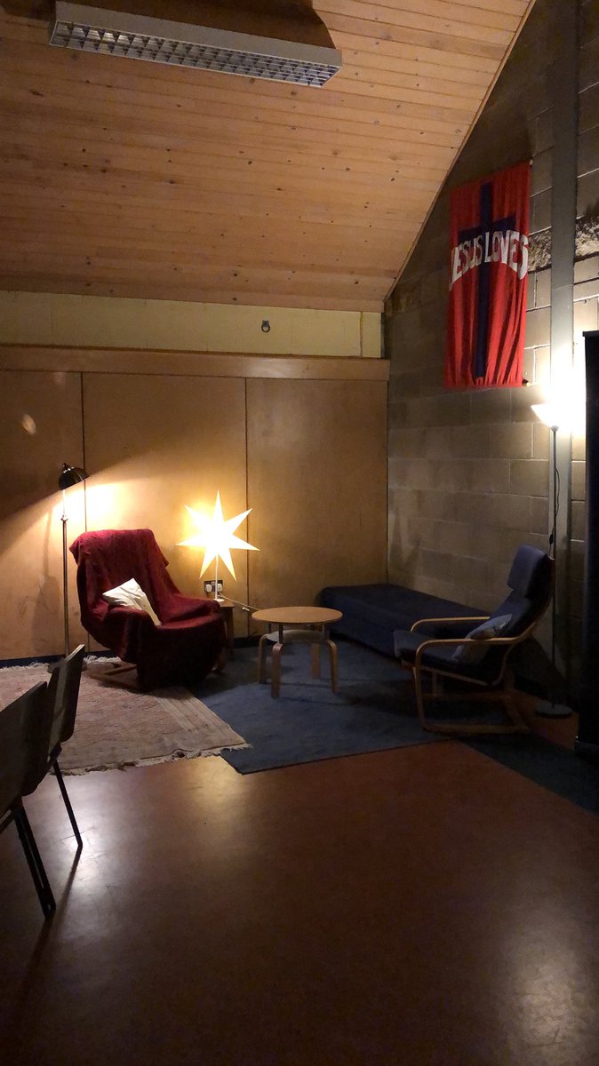 BreatheYw's tweet photo. Lamps and Fairy Lights what more could you want? But for now the lights are all switched off, and we are heading to bed... see you in the morning! #BreatheYW https://t.co/xJ4cN6Aifm