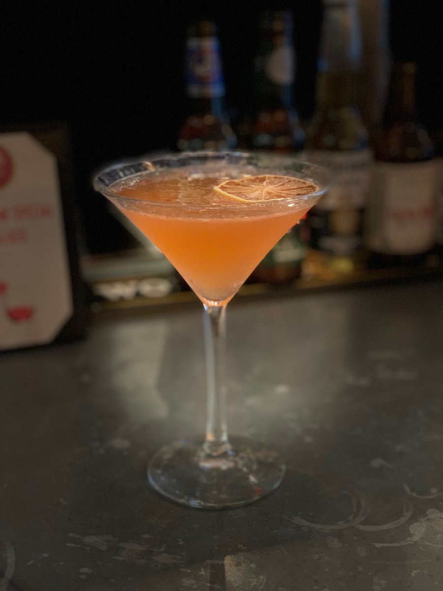 It's #Friday! Join us for a Bubbleberry #Cocktail:  Chopin #Vodka, St. Germain, Lemon, Muddled Strawberries, #Prosecco #weekend #happyhour #cthappyhour #ctcocktail #bistrov #restaurant #greenwich